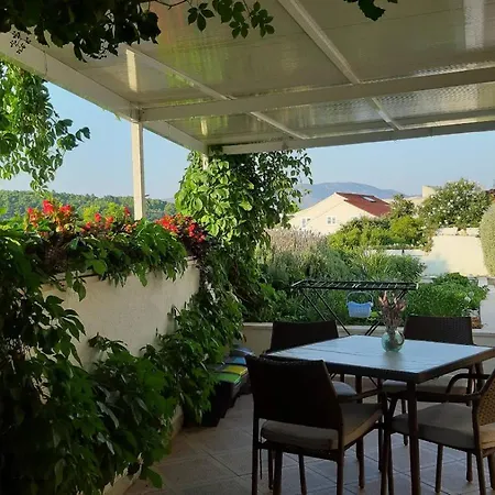 Kornelija * ルンバルダ